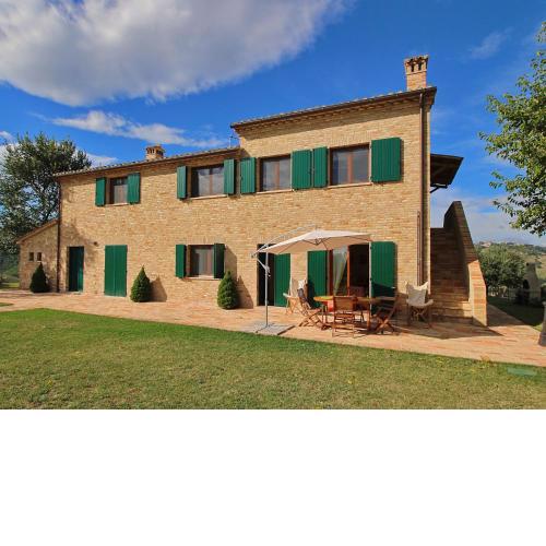 Cottage in Montelabbate with Pool Garden BBQ Parking