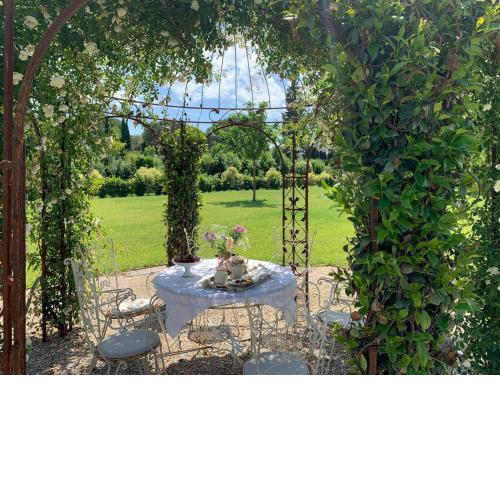 Country B&B Corniola