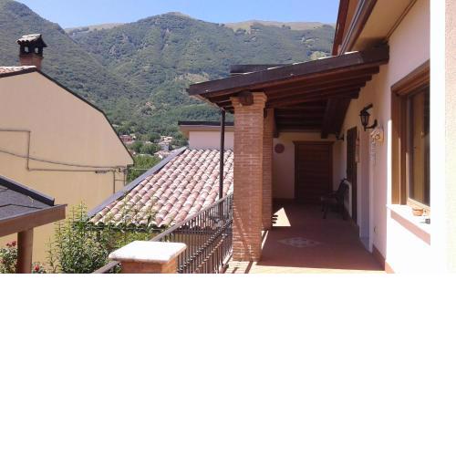 Country-House vista montagna