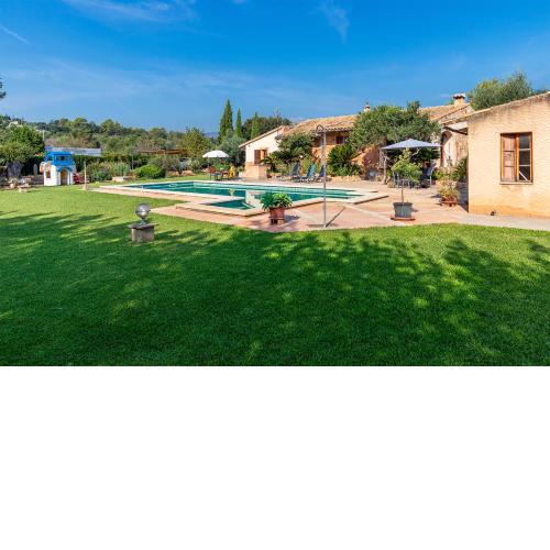Country house with amazing pool in a beautiful rural setting