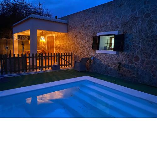 COUNTRY HOUSE WITH PRÍVATE POOL