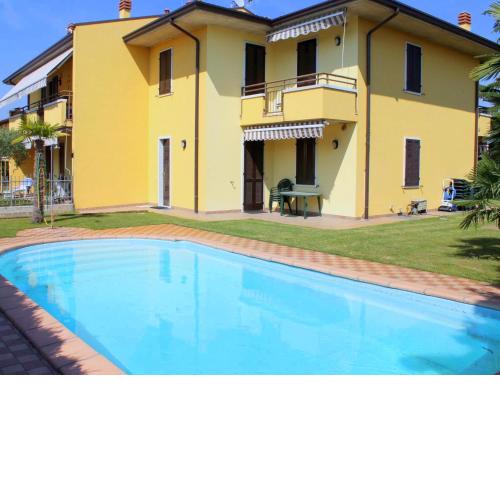 Countryside Holiday Home in Lazise near Lake Maggiore