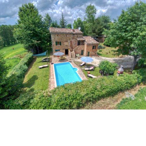 Countryside Villa in Amandola with Swimming Pool