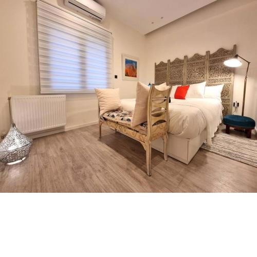 Cozy 1-Bedroom APT. Perfect for Exploring Athens.