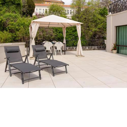 Cozy 1BD Apartment with a Spacious Terrace
