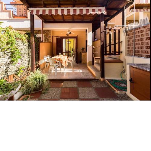 Cozy 2 Bed with garden in Villasimius