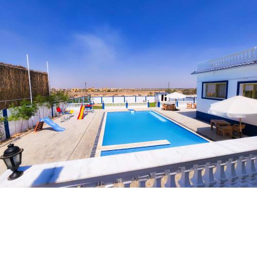 Cozy 6 Bedrooms Private Villa with Pool & Garden