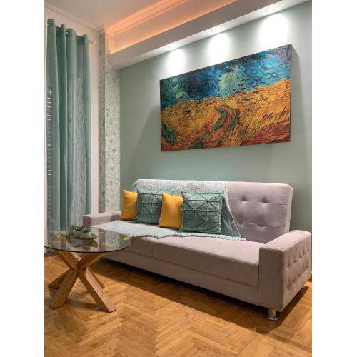 Cozy and Chic Apartment in the Center of Athens near public Transport