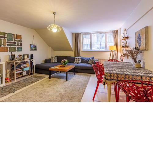 Cozy and Eclectic Apartment near Trendy Attractions of Tesvikiye