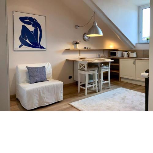 Cozy and Quiet Rooftop Apartment in Turin