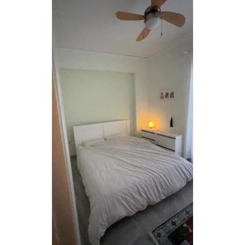 Cozy Apartment 20m from Saint George Beach