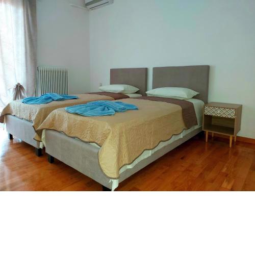 Cozy apartment for 3-6 people-Center Tripoli 1