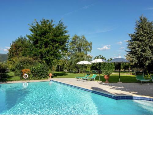 Cozy apartment in Cortona with pool