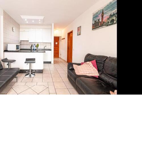 Cozy apartment in Los Cristianos with HEATED POOL