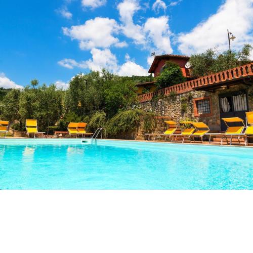 Cozy apartment in Tuscan farmhouse with pool and spa