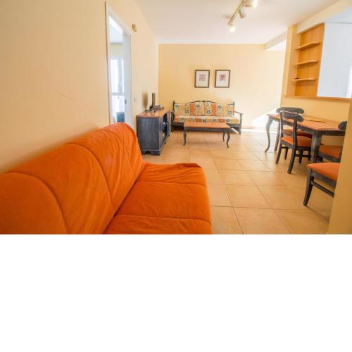 Cozy apartment near the sea with wifi and pool