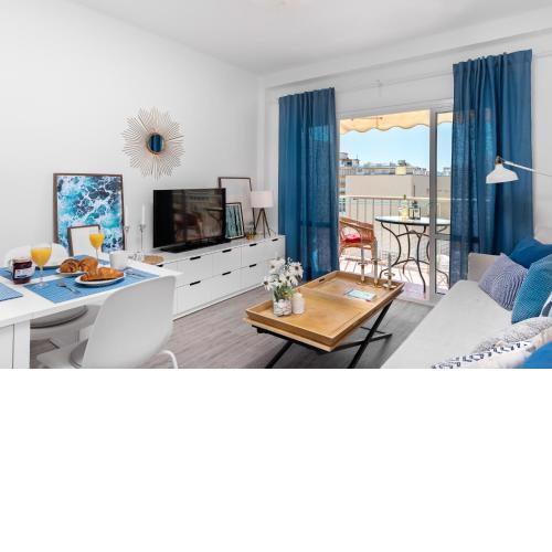 Cozy apartment next to the beach and Nerja center