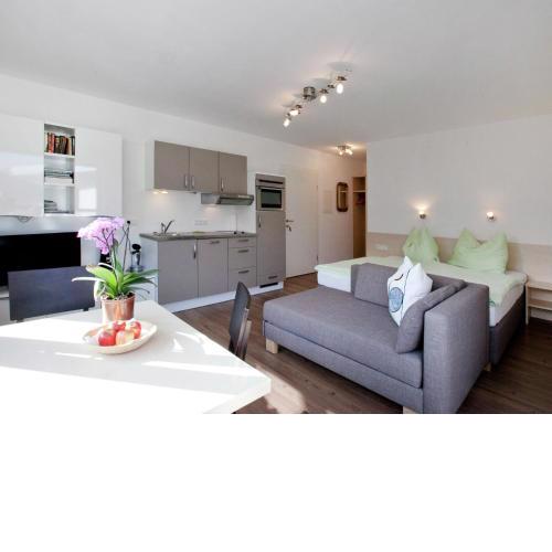 Cozy Apartment with Terrace in Kaprun Slazburg