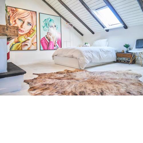 Cozy Artist Loft