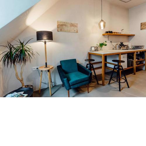 Cozy Blue House Apartment in heart of Old Town