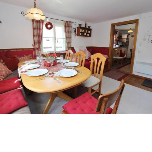 Cozy Chalet in Bramberg am Wildkogel with sauna close to ski lift