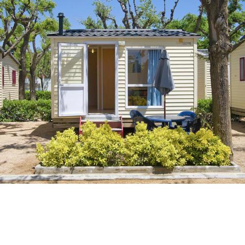 Cozy chalet with a terrace, just 200 m. from the beach