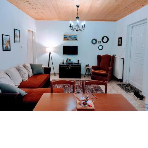 Cozy cottage for 4