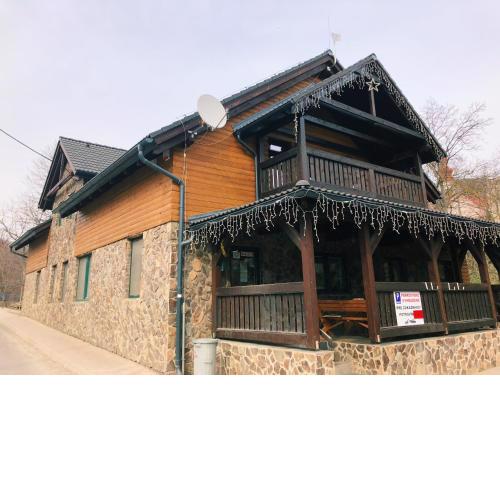 Cozy cottage house Drienica