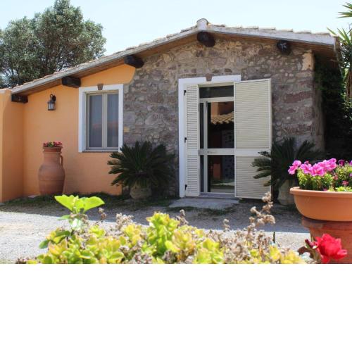 Cozy Cottage in Calasetta Sardinia with garden