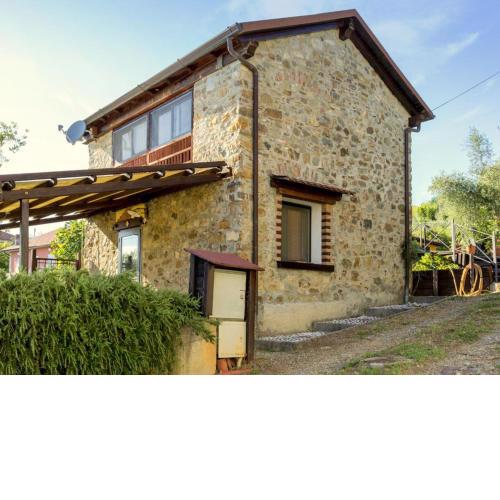 Cozy Cottage in Flower Riviera with Swimming Pool