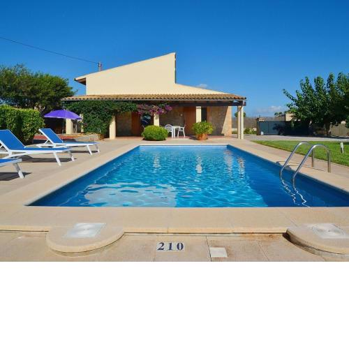 Cozy cottage with private pool 3 km from the sandy beaches of Can Picafort
