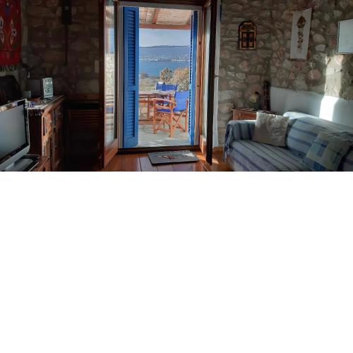 Cozy cottage with shared pool at Marchello Beach