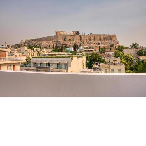 Cozy Deck Roof Apt at the Foothills of Acropolis