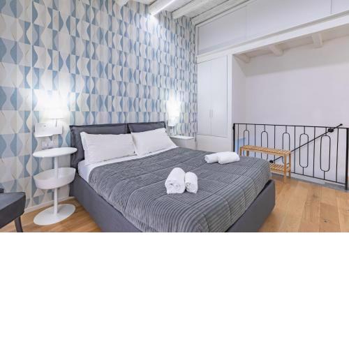 Cozy Duplex Apartment near Via Roma with Parking
