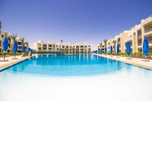 Cozy Flair House 2BR Pool View & Beach access in Mangroovy El Gouna
