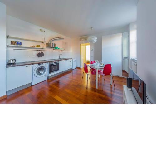Cozy Flat 500m from Affori FN!