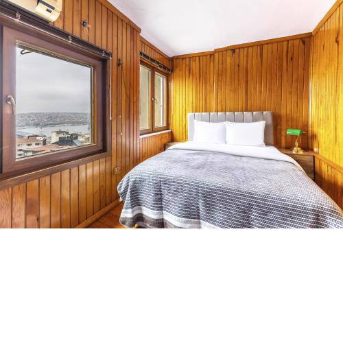 Cozy Flat with Gorgeous Sea View in Beyoglu