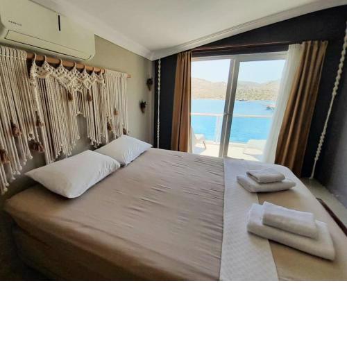 Cozy Flat with Sea View near Beach in Bozburun