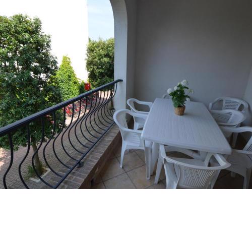 Cozy furnished apartment with AC, near the beach