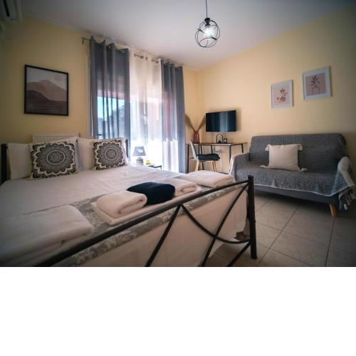 Cozy Grey - Central Spot Apartments