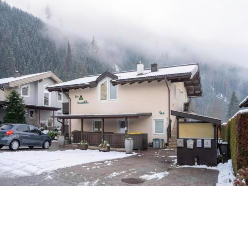 Cozy holiday apartment in Hollersbach with terrace and sauna