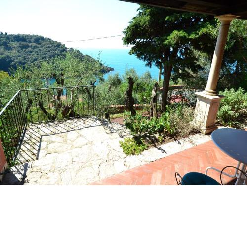 Cozy Holiday Home with private access to the sea