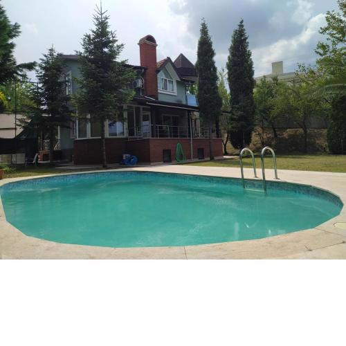 Cozy Home with Pool and Fireplace in Sapanca
