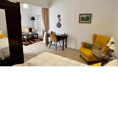 Cozy house with backyard at Iraklio Attikis