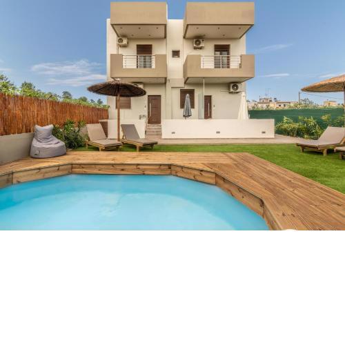 Cozy House with Pool near Beach