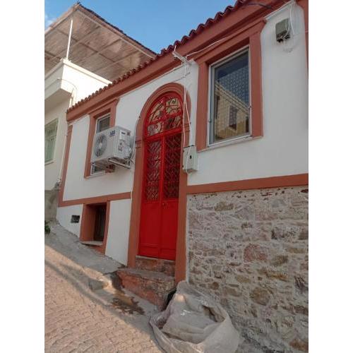 Cozy House with Sea View in Ayvalik