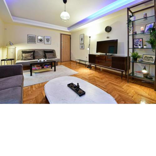 Cozy, minimalist flat Athens Center Pedion Areos