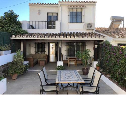 Cozy Spanish house in Nueva Andalucia Golf Padel Hiking and Sun