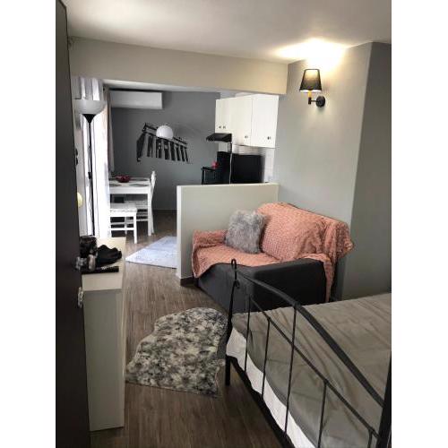 Cozy studio apartment in the heart of Athens