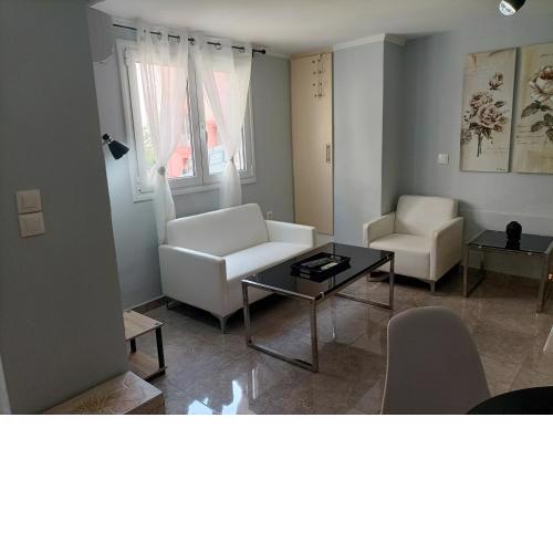 Cozy Studio Apartment near Panathenaic Stadium